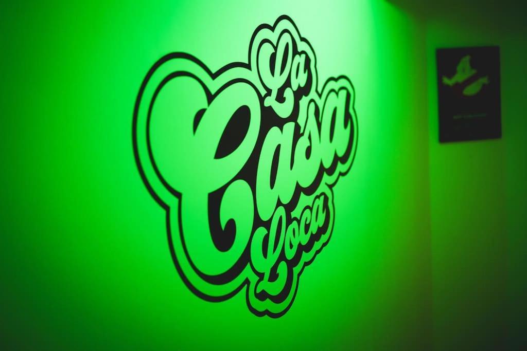 Games And Movies Lounge 7 Bed City Centre Apartment Newcastle upon Tyne Exterior photo