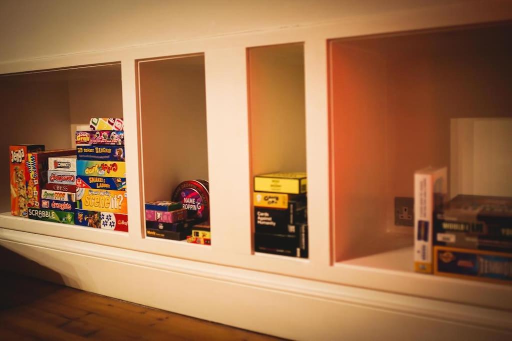 Games And Movies Lounge 7 Bed City Centre Apartment Newcastle upon Tyne Exterior photo